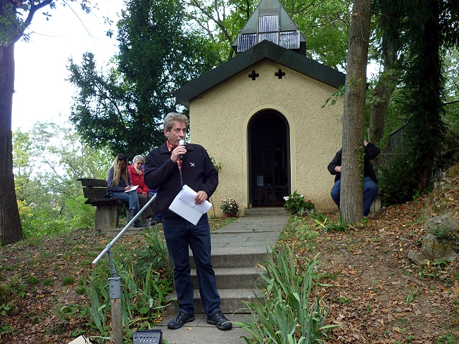 Archiv Heimatverein Oeffingen - Ansprache vor der Kapelle