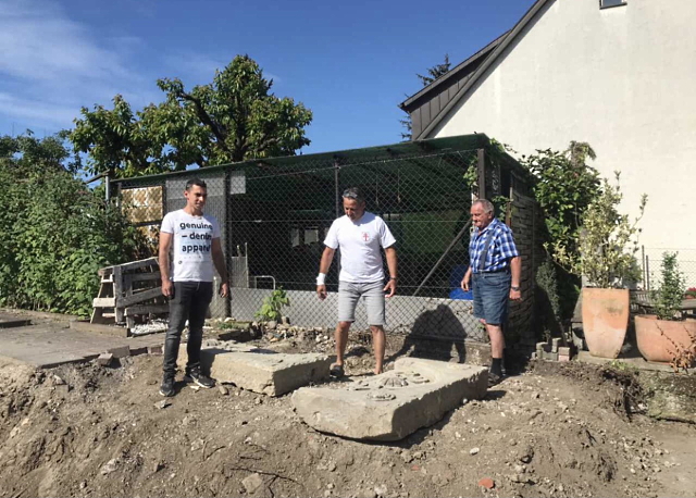 Archiv Heimatverein Oeffingen - Eser Scheune Gruppenbild 