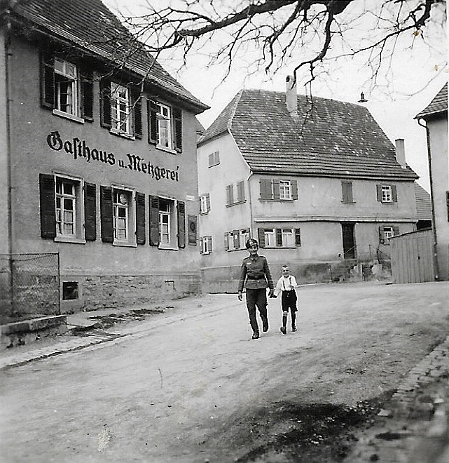 Archiv Heimatverein Oeffingen - Adler Krhenstrasse 1940