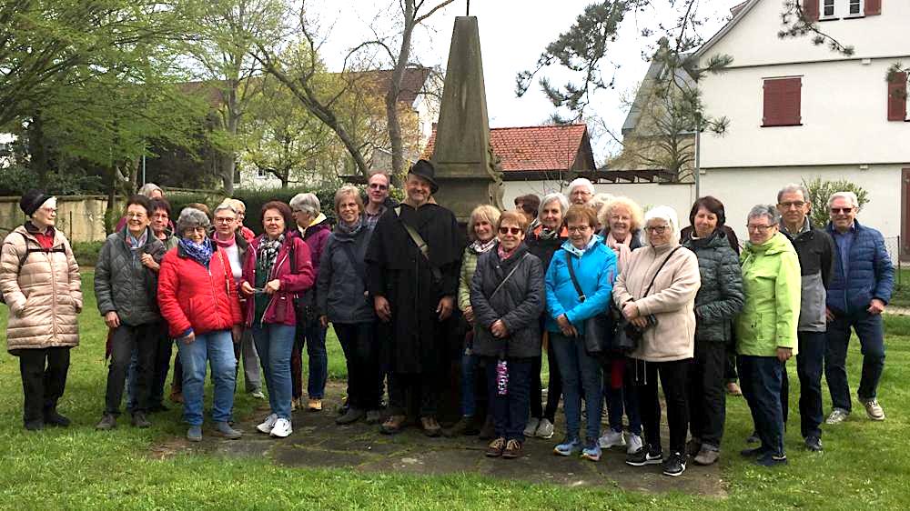 Archiv Heimatverein Oeffingen - Ortsrundgang Gruppenbild Landfrauen