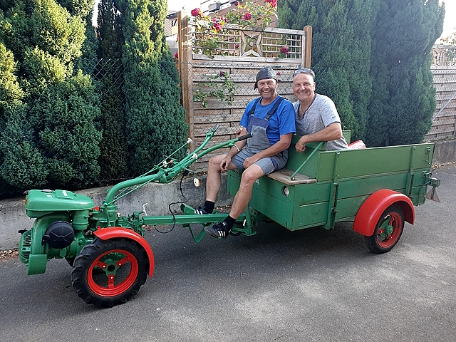 Archiv Heimatverein Oeffingen - Oldtimer von Familie Munz