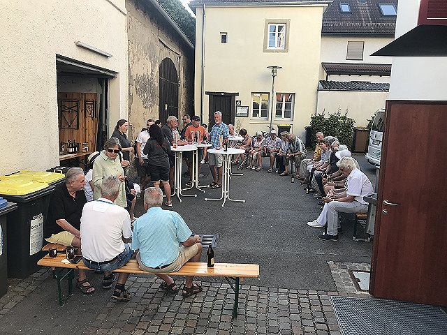 Archiv Heimatverein Oeffingen - Abschluss Ortsrundgang Oeffingen am Schlssle