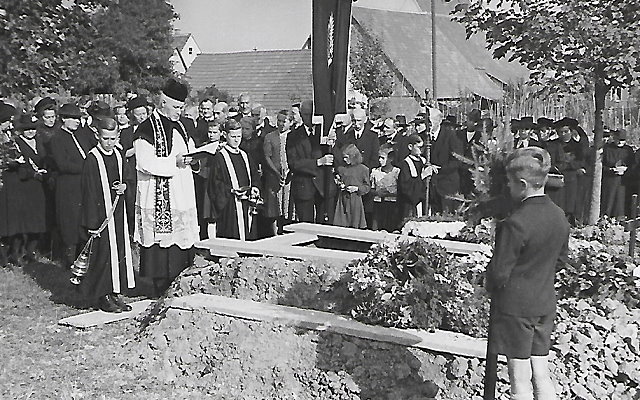 Archiv Heimatverein Oeffingen - Volkstrauertag Hanold 2