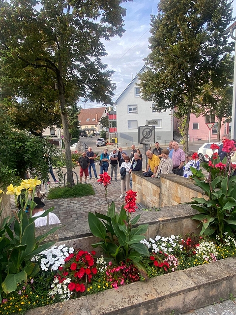 Archiv Heimatverein Oeffingen - Ortsrundgang 2025 - Klosterplatz